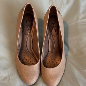 Life Stride Women's Beige Heels